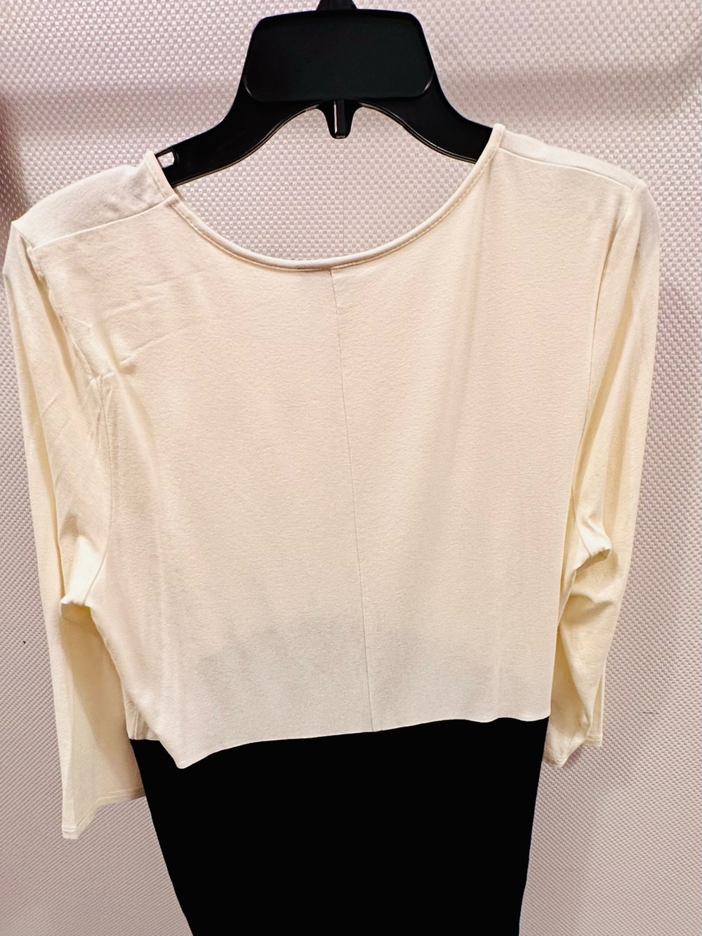 J Jill Colorblock Cream and Black Women’s Top - Picture 2 of 12